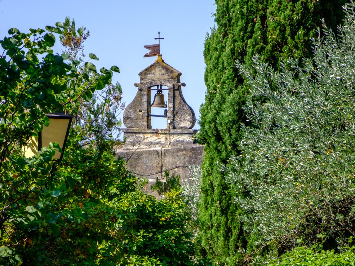 Rasteau : entre vignobles renommés et patrimoine préservé | Vaison ...