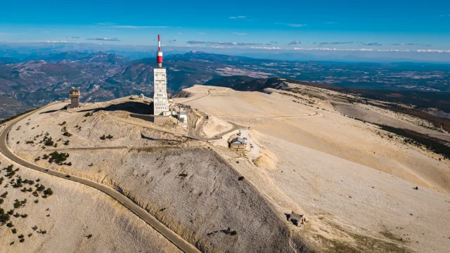 Le sommet du Mont-Ventoux en drone