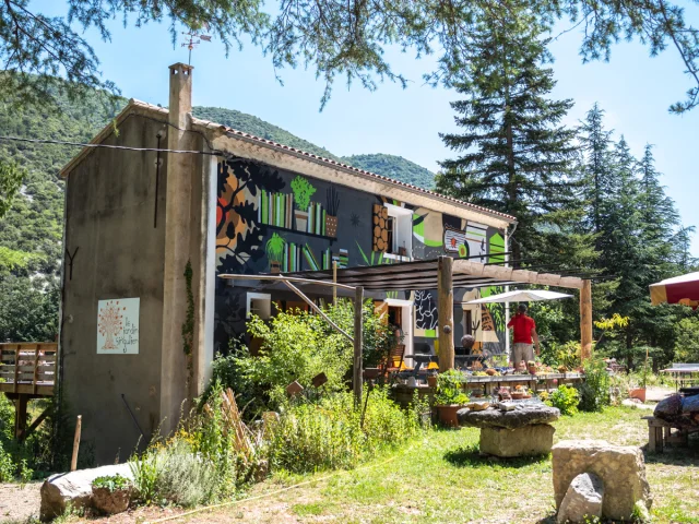 © Dorian VENZI - Le jardin singulier - Saint-Léger-du-Ventoux