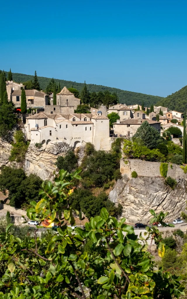 Mittelalterliche Stadt Vaison-la-Romaine am 11. August 2020.