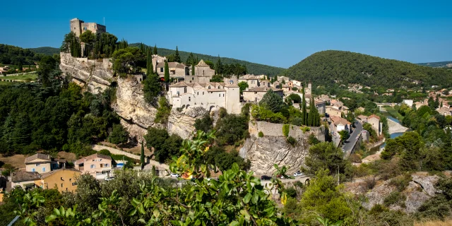 Cité médiévale de Vaison-la-Romaine le 11 août 2020.