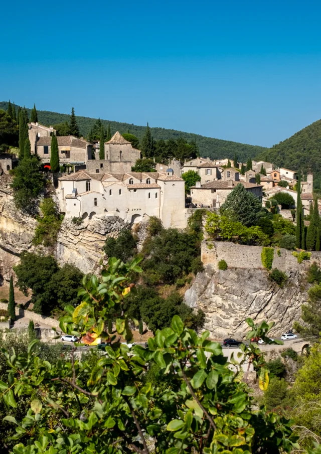 De middeleeuwse stad Vaison-la-Romaine op 11 augustus 2020.