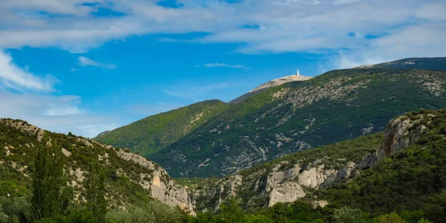 Le Mont Ventoux depuis Mollans-sur-Ouvèze