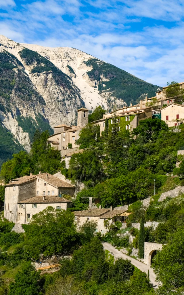 Village de Brante dans la Vallée du Toulourenc