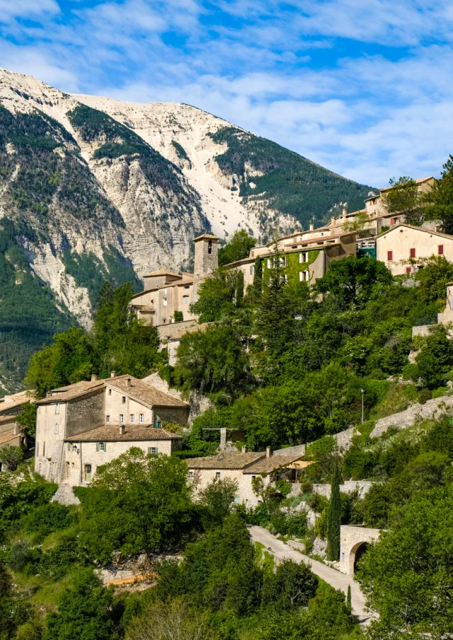 Village de Brante dans la Vallée du Toulourenc