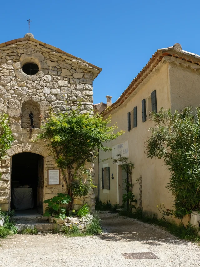 Chapelle de Brantes dans la Vallée du Toulourenc