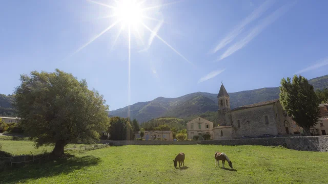 Village de Savoillans en Automne