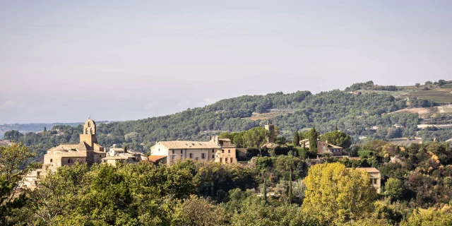 Village de Puymeras en Automne