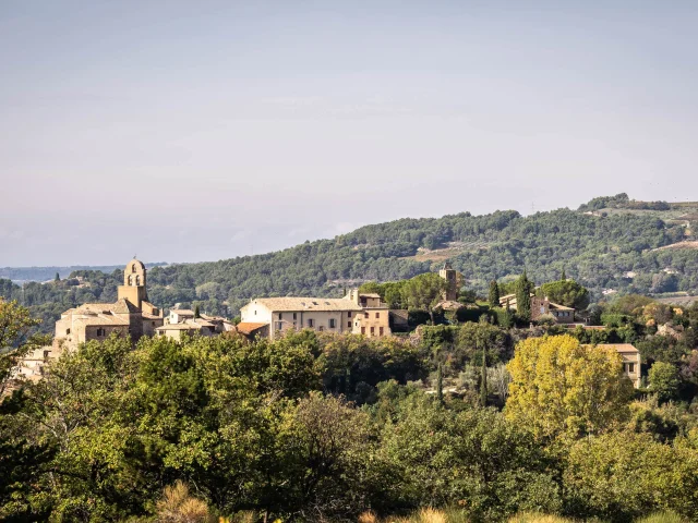 Village de Puymeras en Automne