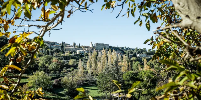 Village de Crestet en Automne