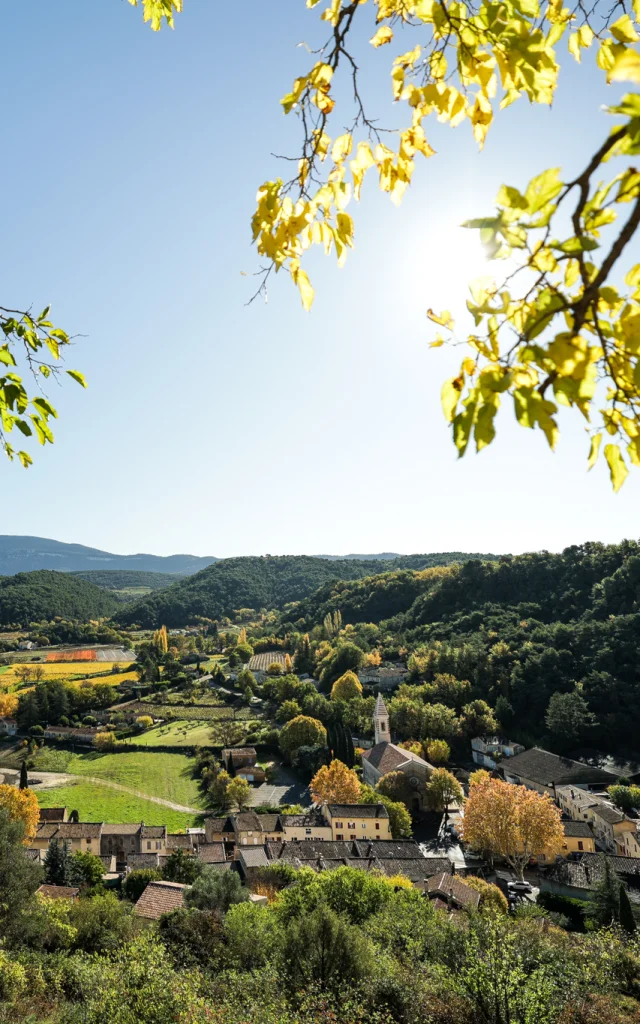 Village Entrechaux en Automne