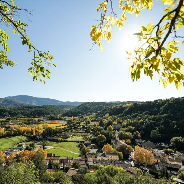 Village Entrechaux en Automne