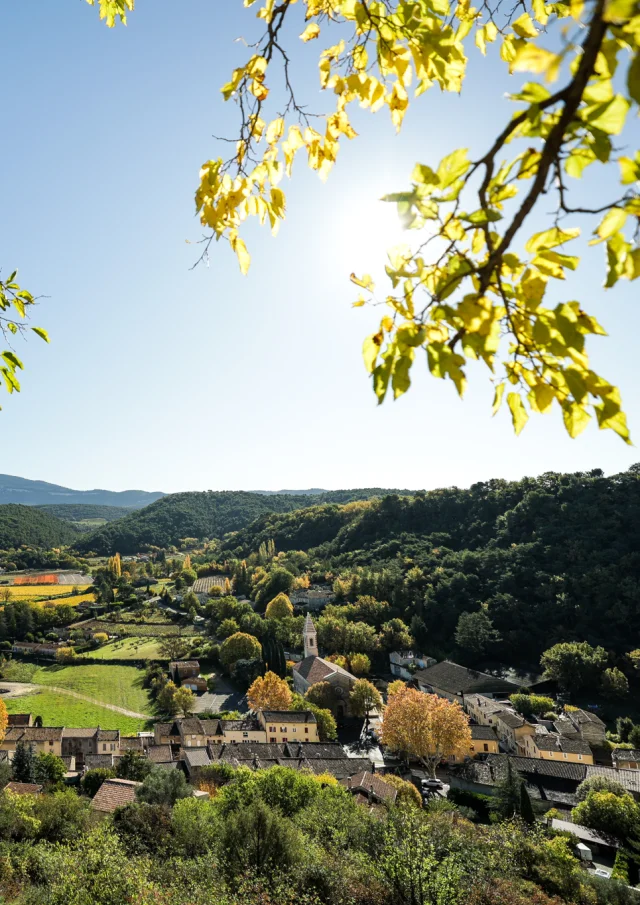 Entrechaux in de herfst