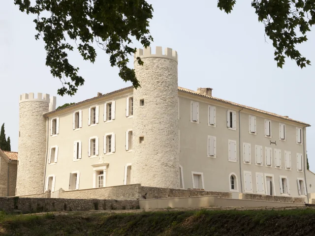 Château de Taulignan à St-Marcellin au printemps