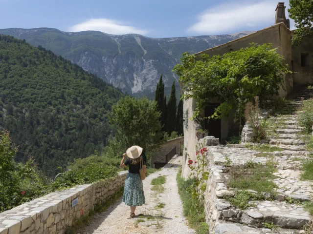 Village de Brantes au printemps