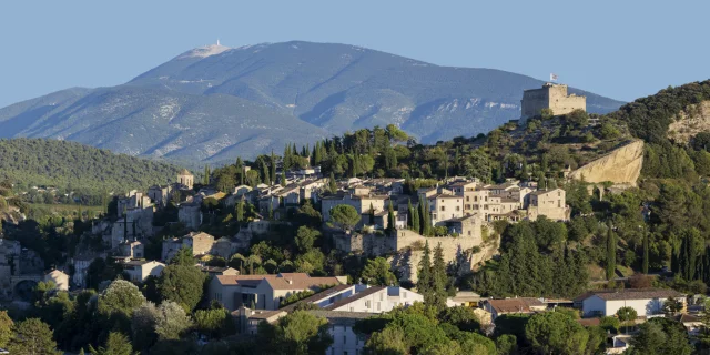 Village de Vaison au Printemps