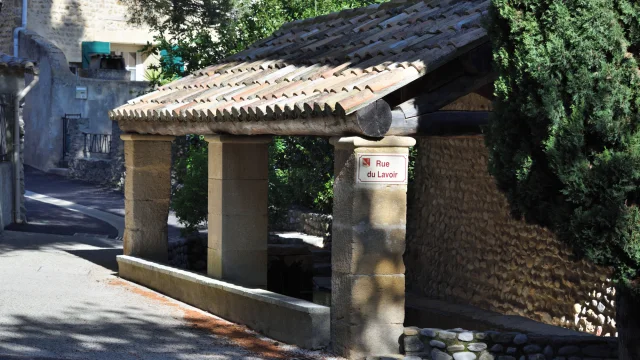 Le lavoir de Saint-Roman-de-Malegarde