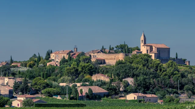 Village de Cairanne au printemps