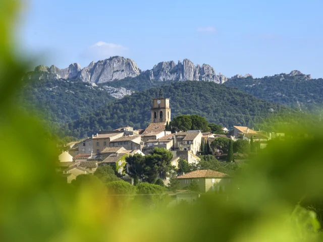 Village de Sablet au Printemps