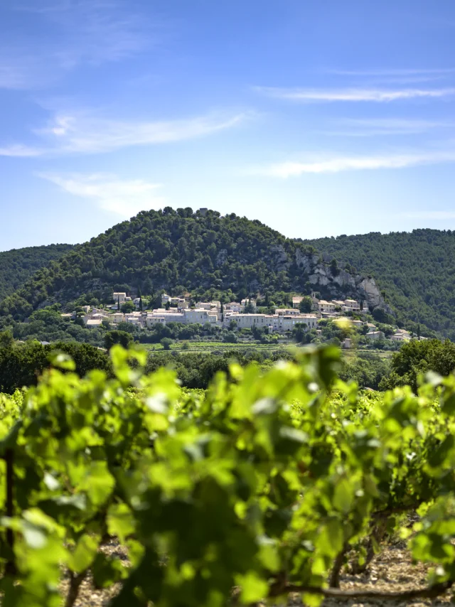 Village de séguret au printemps