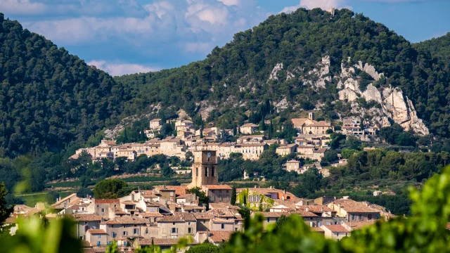 Vue sur les villages de Sablet et Séguret