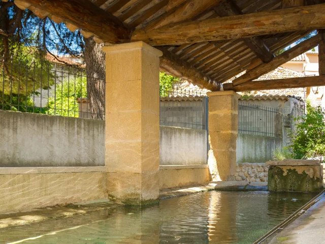 Lavoir du village de Saint-Roman-de-Malegarde