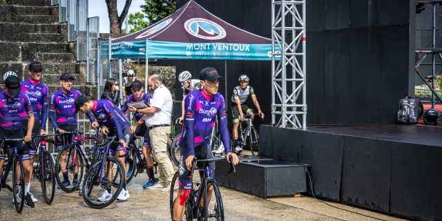 Start of the GF Mont Ventoux 2023 pro race