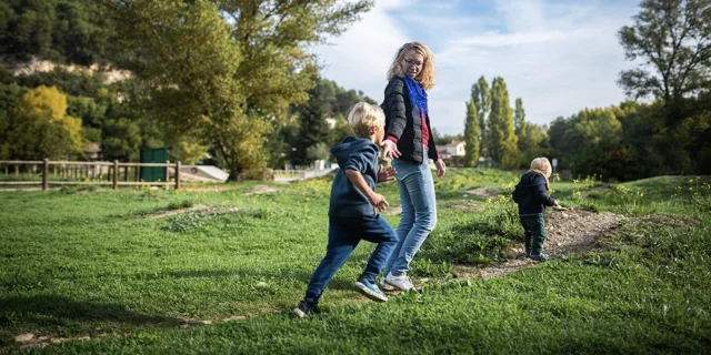 Famille parc enfants