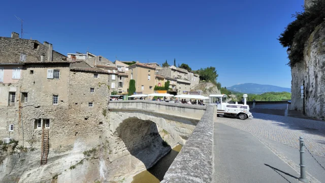 Petit train touristique de Vaison-la-Romaine