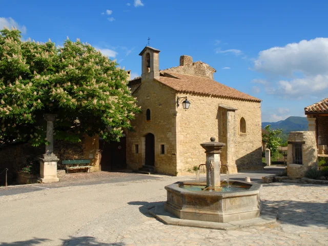 Place De La Chapelle in Faucon