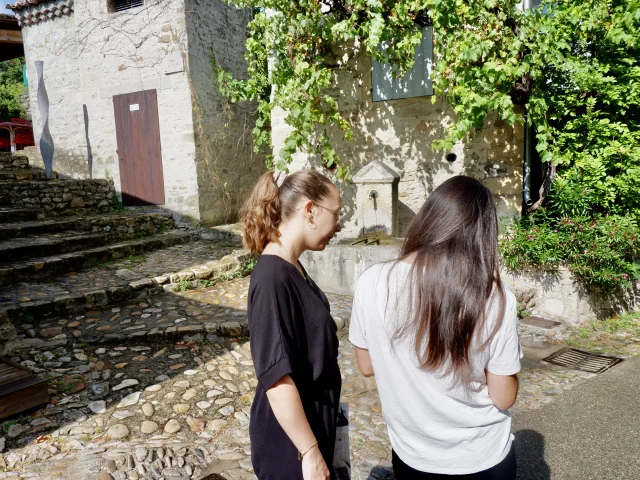 Intrigue dans la ville à Vaison-la-Romaine