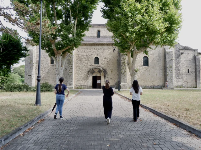 Intrigue dans la ville à Vaison-la-Romaine