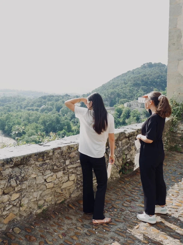 Intrigue dans la ville à Vaison-la-Romaine